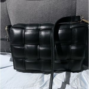 Gorgeous Black Unica! Firenze Leather Weaved Crossbody Bag